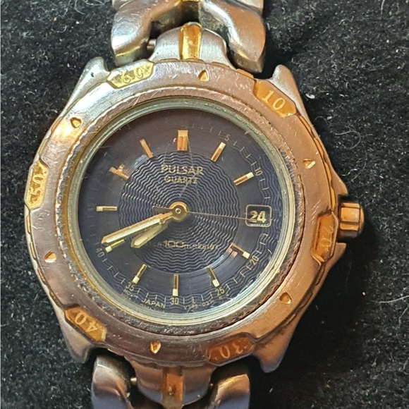 Pulsar Accessories - 🦋10/$20🦋 Vintage Pulsar V782-0260 Silver/Goldtone/Blue Women's Diver Watch